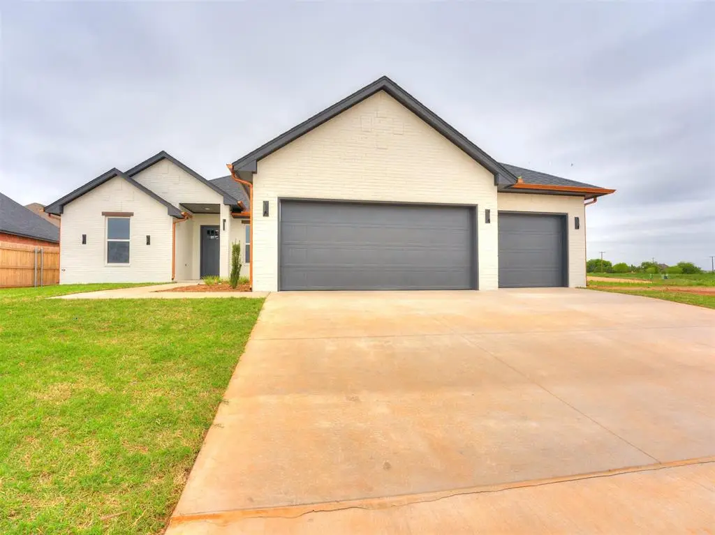 14301 Village Trail, Piedmont, OK 73078 - #1