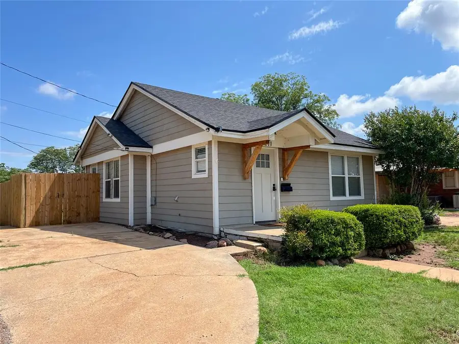 211 W Corbin Avenue, Altus, OK 73521 - #2