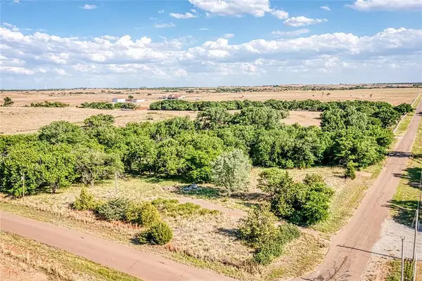 11002 N 1920 Road, Sayre, OK 73662