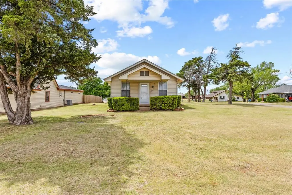 500 Adams Street, Bessie, OK 73622 - #1