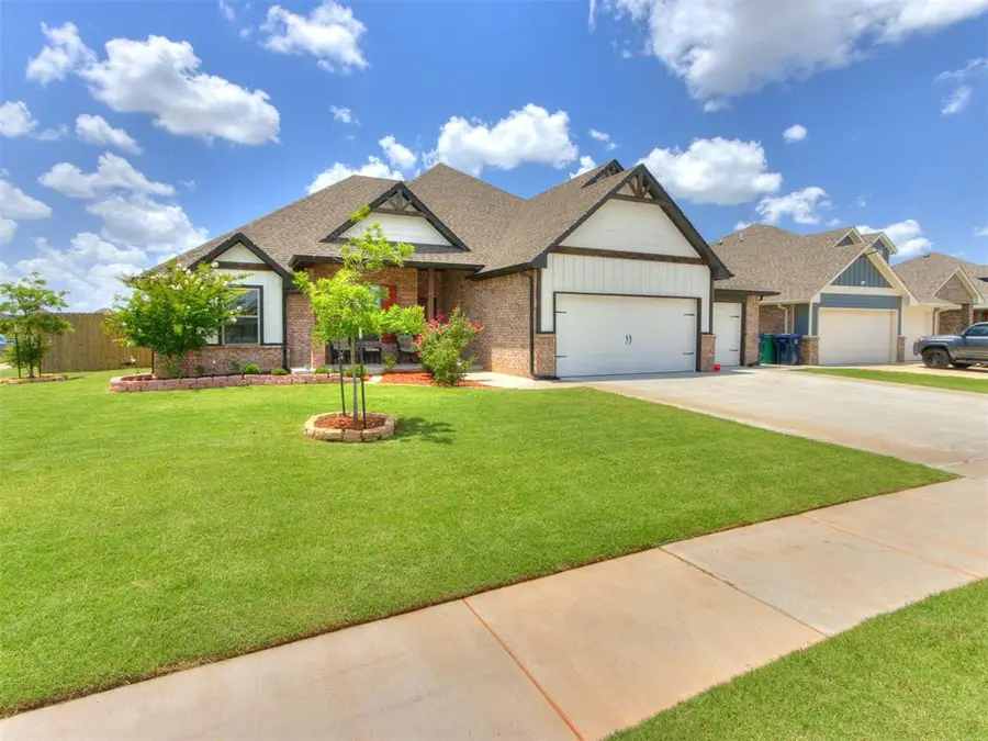 701 Bison Crossing Drive, Yukon, OK 73099 - #2