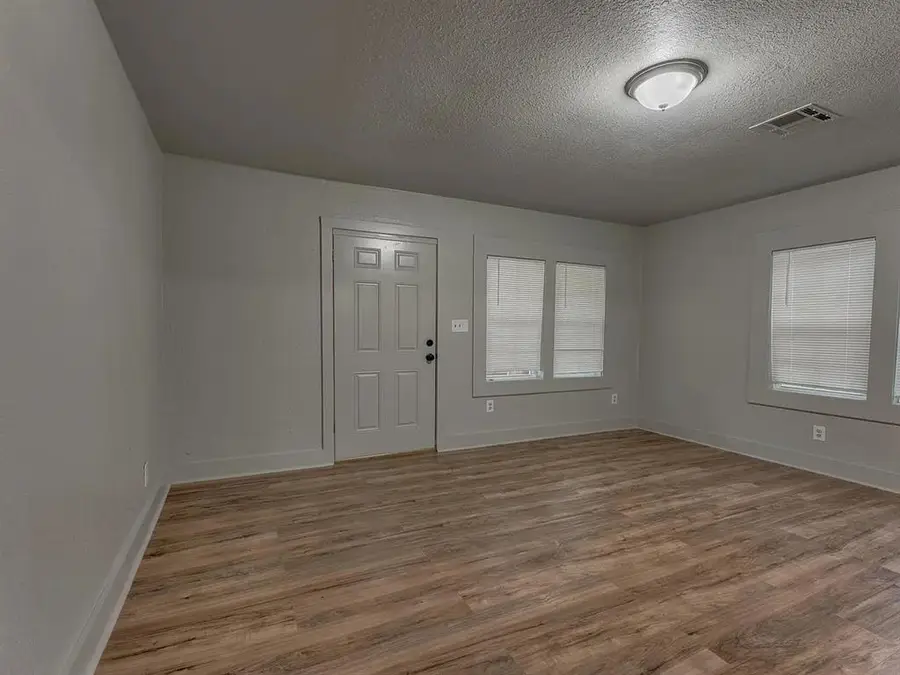 2208 NE 22nd Street, Oklahoma City, OK 73111 - #3