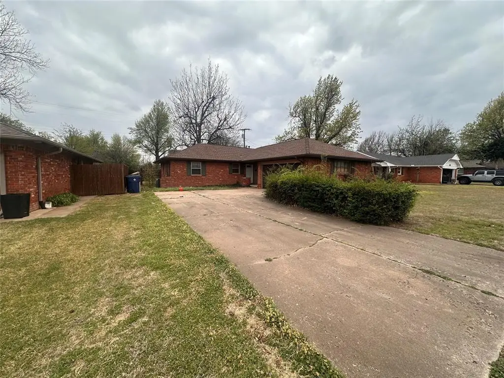 3004 Lakeside Drive, The Village, OK 73120 - #1