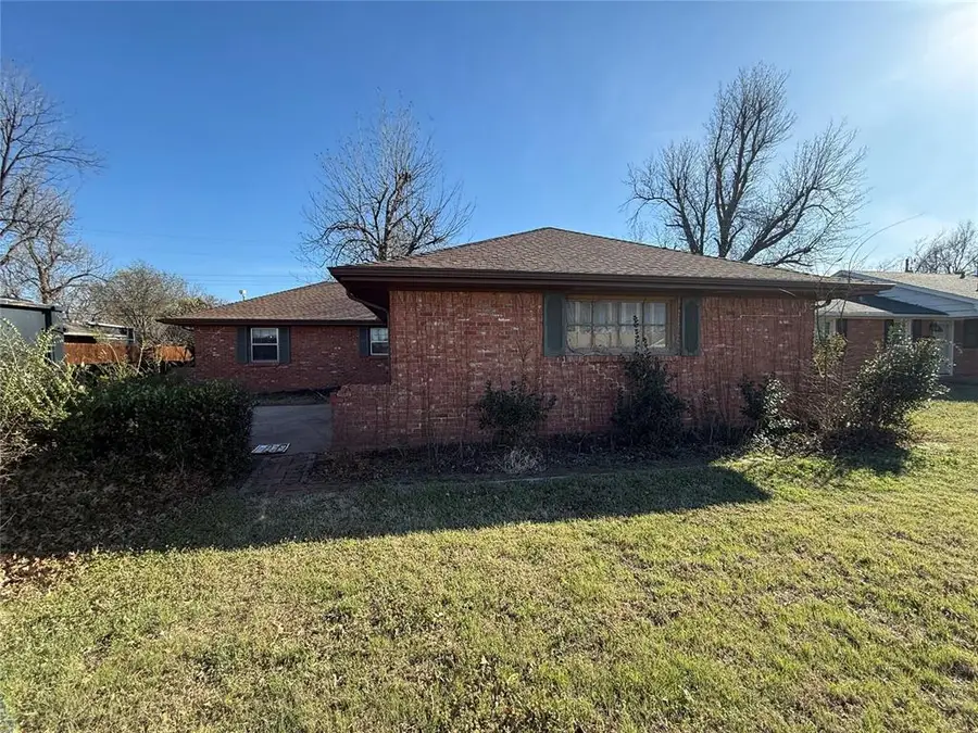 3004 Lakeside Drive, The Village, OK 73120 - #2