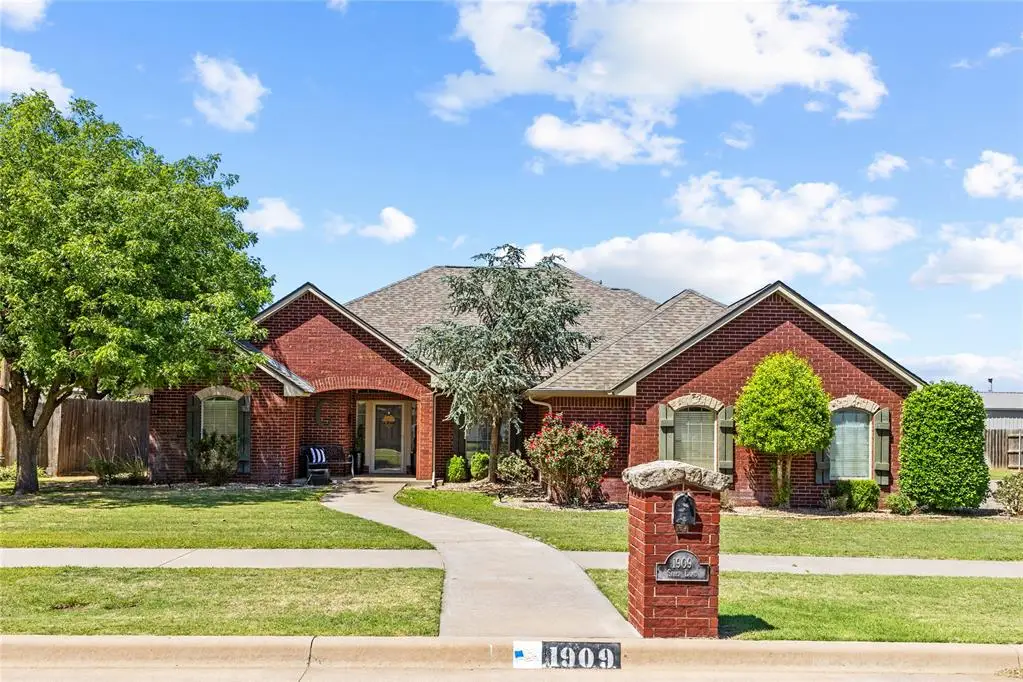 1909 Saber Lane, Weatherford, OK 73096 - #1