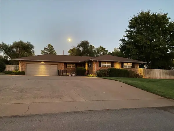 522 N Booth Avenue, Elk City, OK 73644