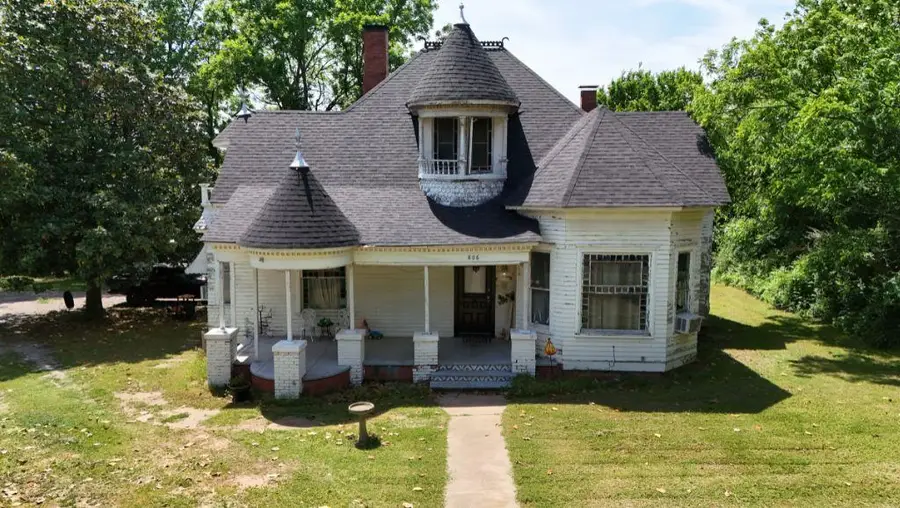804 N Carr Avenue, Wynnewood, OK 73098 - #3