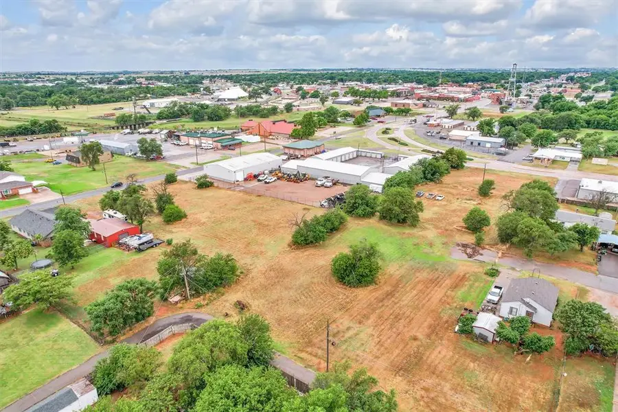 300 N Van Buren Avenue, Elk City, OK 73644 - #3