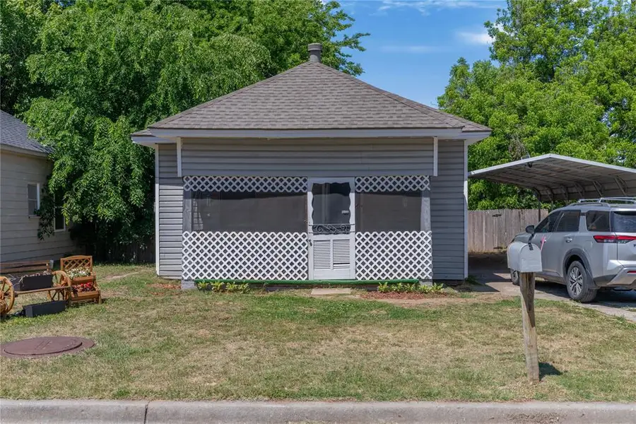526 S Reno Avenue, El Reno, OK 73036 - #2