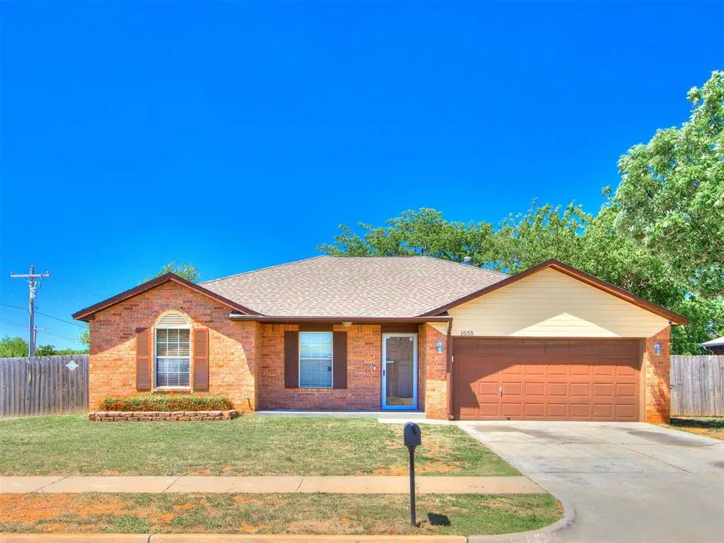 1055 NW 19th Street, Moore, OK 73160 - #1