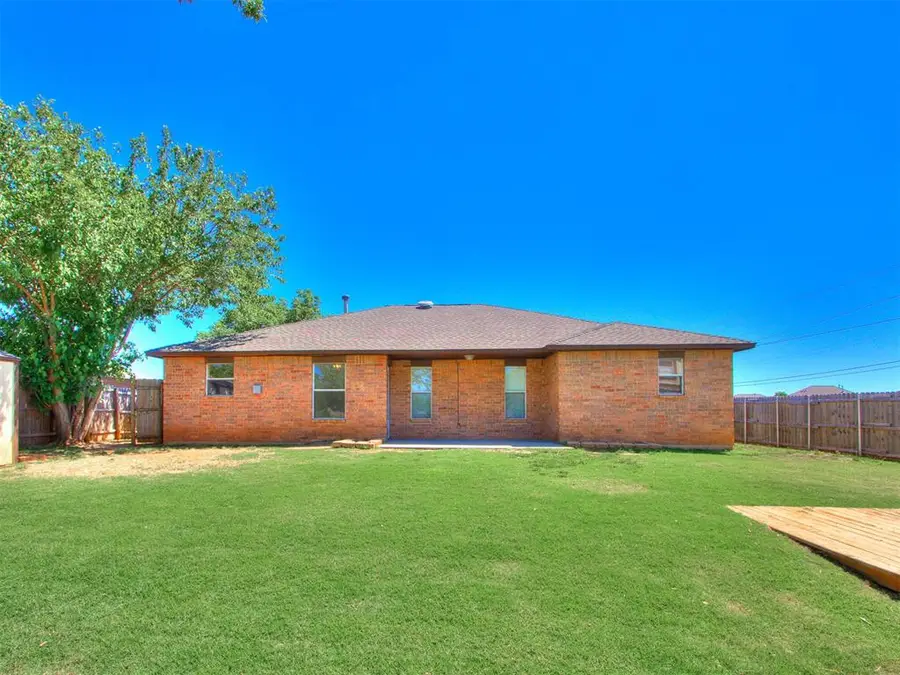 1055 NW 19th Street, Moore, OK 73160 - #2