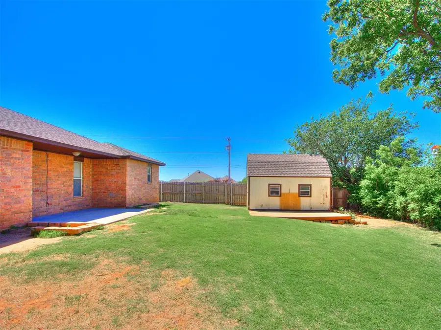 1055 NW 19th Street, Moore, OK 73160 - #3