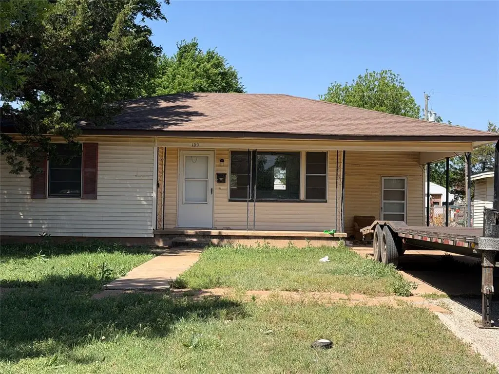 109 S Lincoln Street, Hobart, OK 73651 - #1