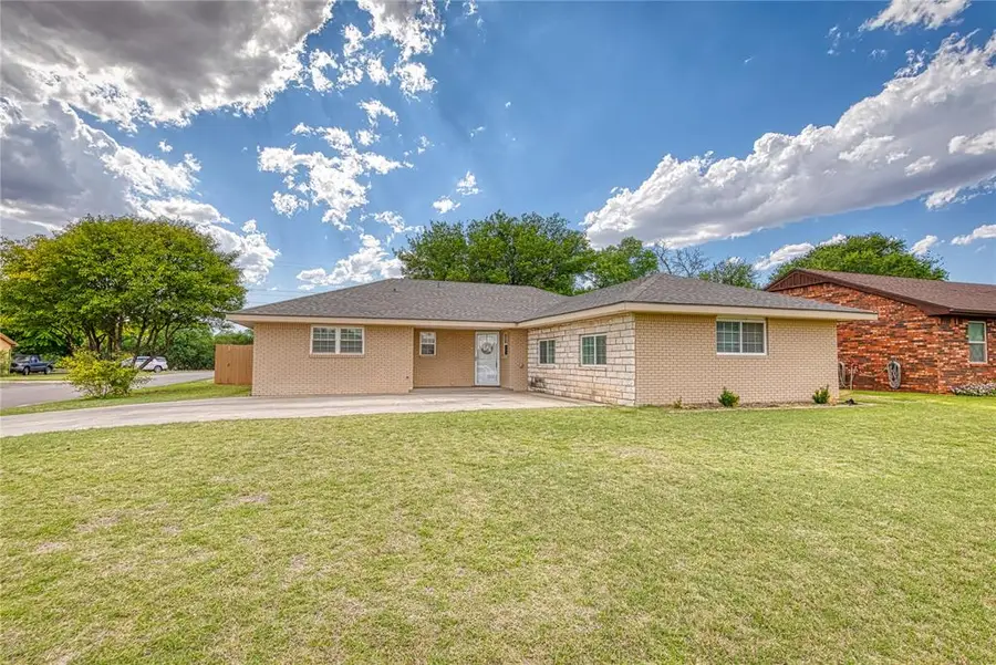 105 Sunset Street, Elk City, OK 73644 - #3