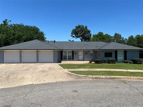 1233 Crossroads Court, Norman, OK 73072