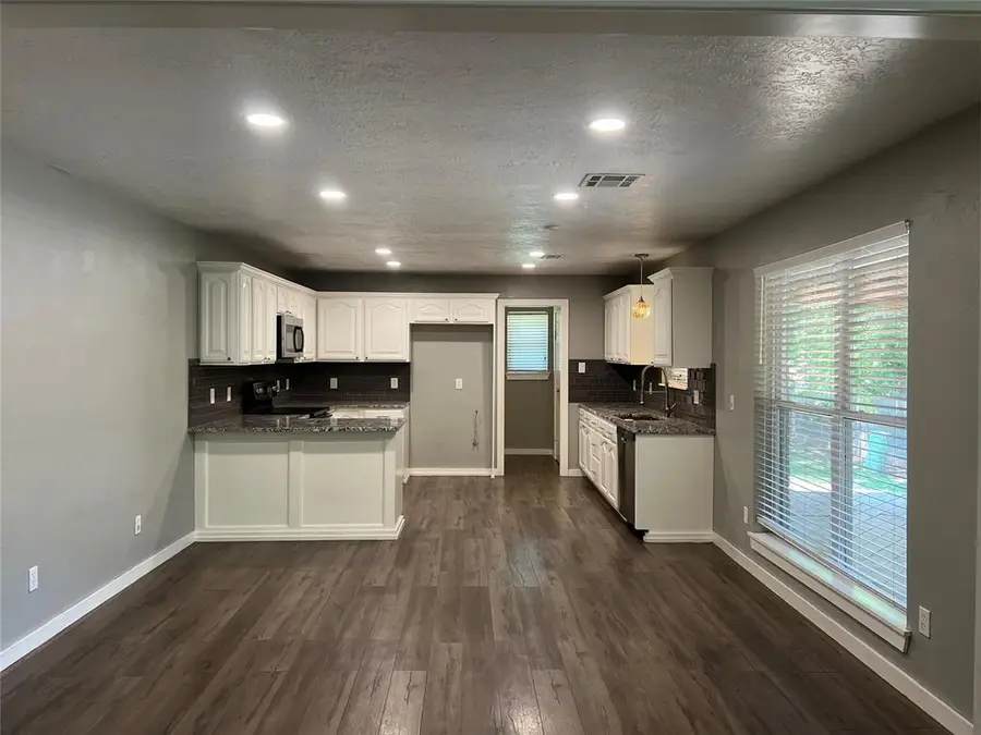 1233 Crossroads Court, Norman, OK 73072 - #3