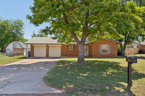 924 S Meadow Lane, Mustang, OK 73064
