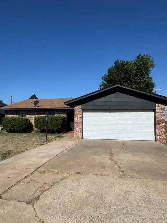 725 Elm Avenue, Geary, OK 73040