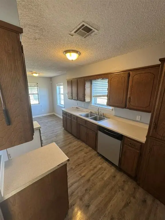725 Elm Avenue, Geary, OK 73040 - #2