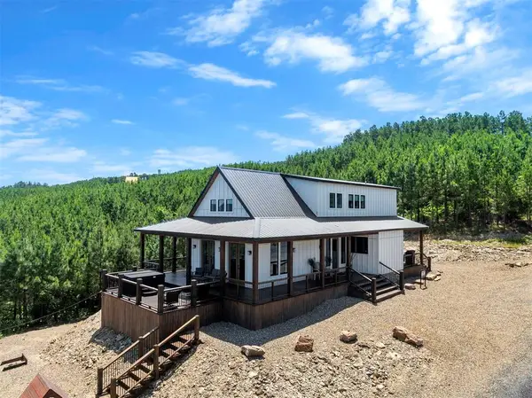 32 Scarlet Oak Trail, Broken Bow, OK 74728