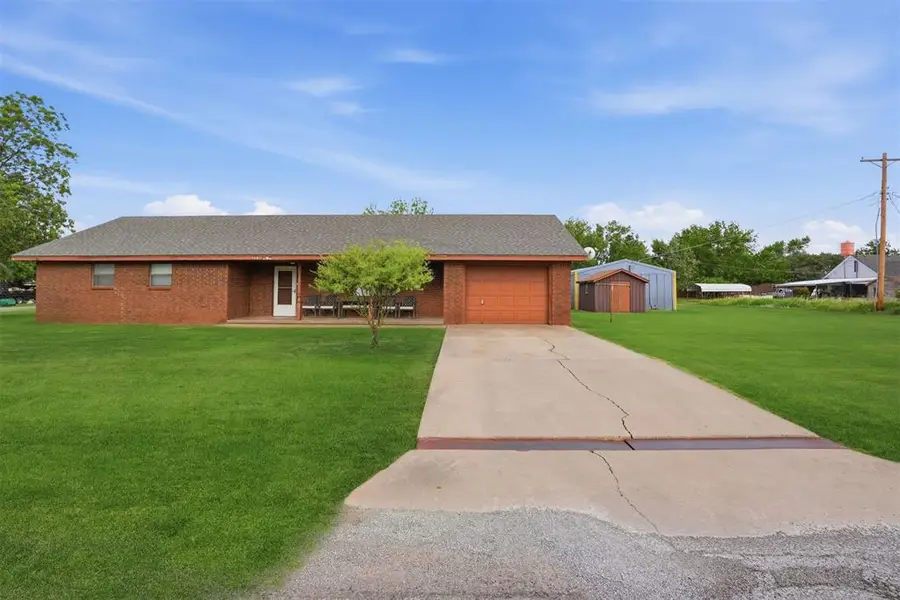 716 Parker Avenue, Lone Wolf, OK 73655 - #3