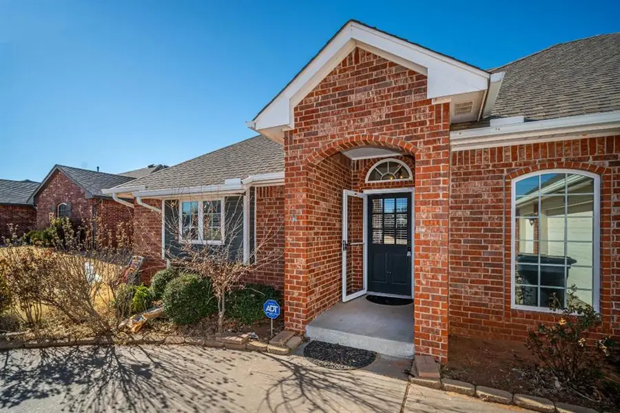 7121 Cherokee Court, Warr Acres, OK 73132 - #2