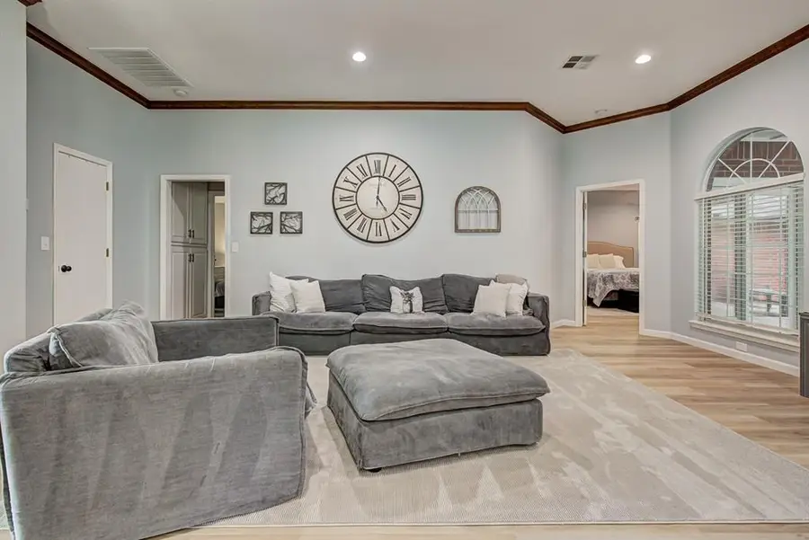 2207 Oak Leaf Circle, Enid, OK 73703 - #3