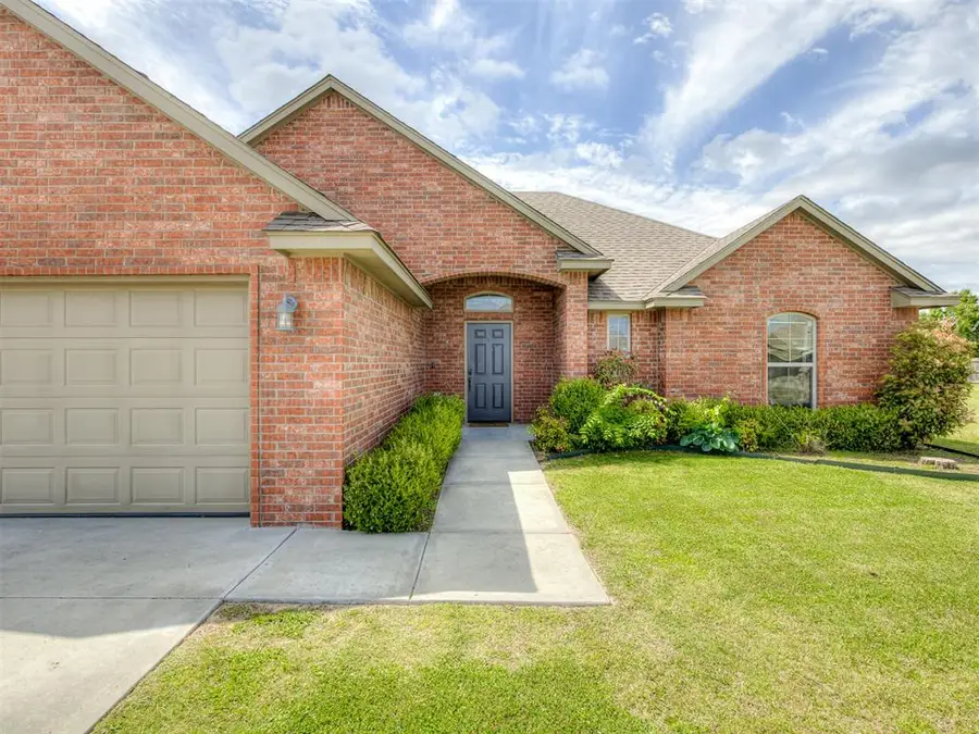 640 SW 7th Street, Moore, OK 73160 - #2