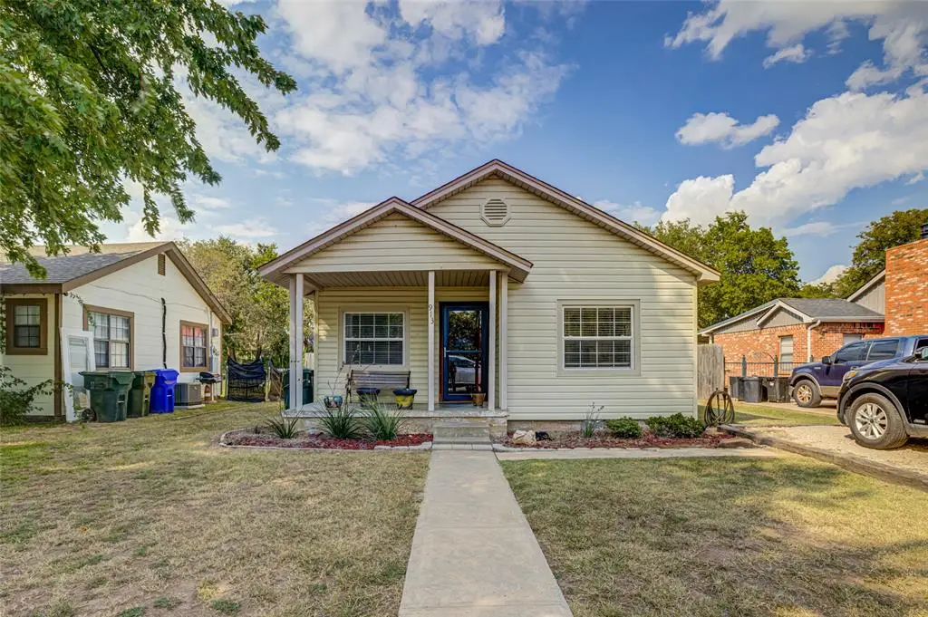 913 E Comanche Street, Norman, OK 73071 - #1