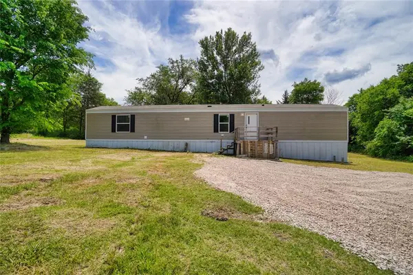 801 E Oak Street, Maud, OK 74854