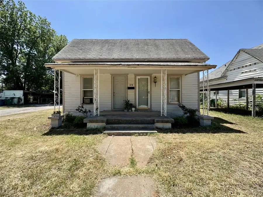 418 W Pierce Street, Mangum, OK 73554 - #3