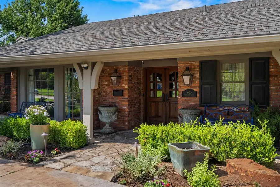 1603 Dorchester Drive, Nichols Hills, OK 73120 - #3