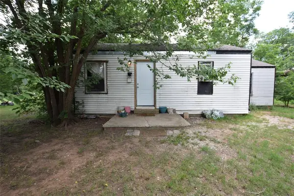 220 NE 1st Street, Moore, OK 73160