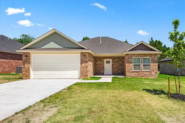 217 E Abbot Lane, Mustang, OK 73064