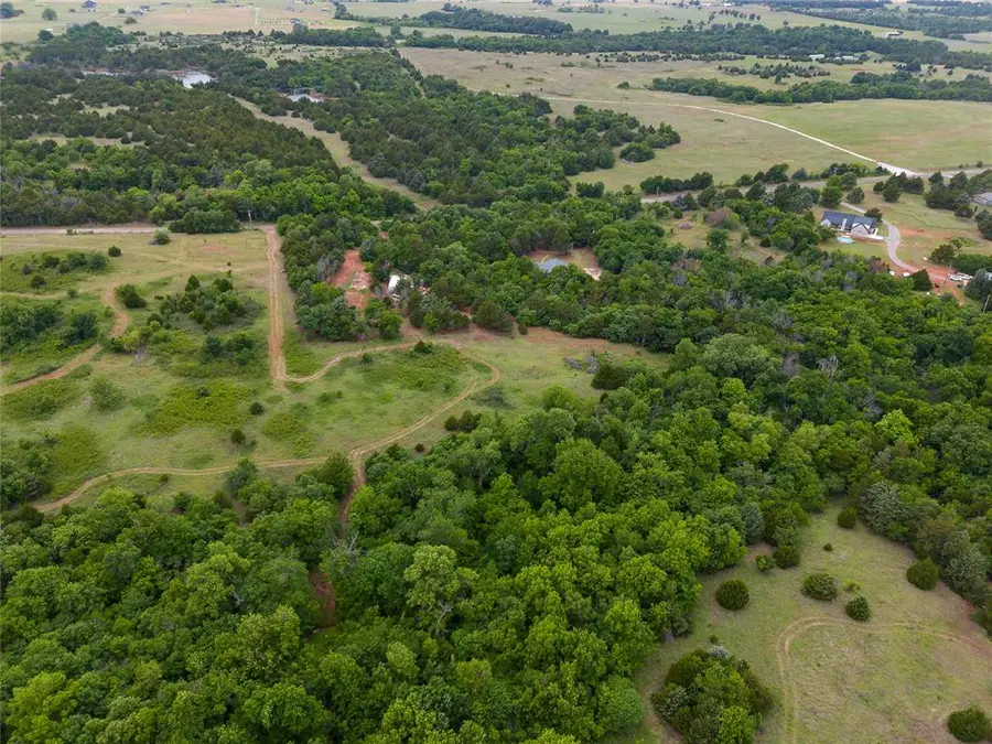 8416 N May Avenue, Crescent, OK 73028 - #3