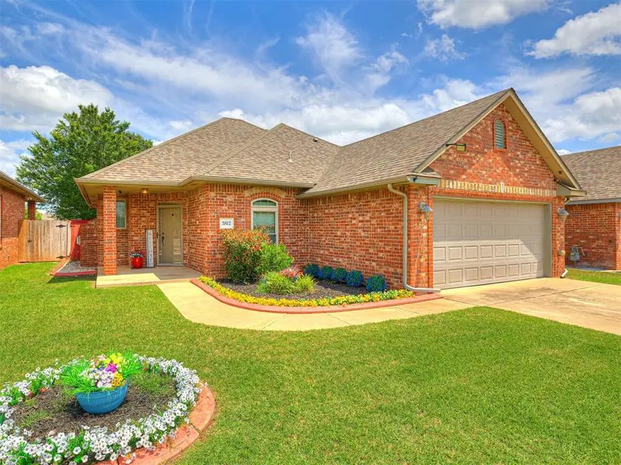 3812 New London Avenue, Moore, OK 73160 - #2
