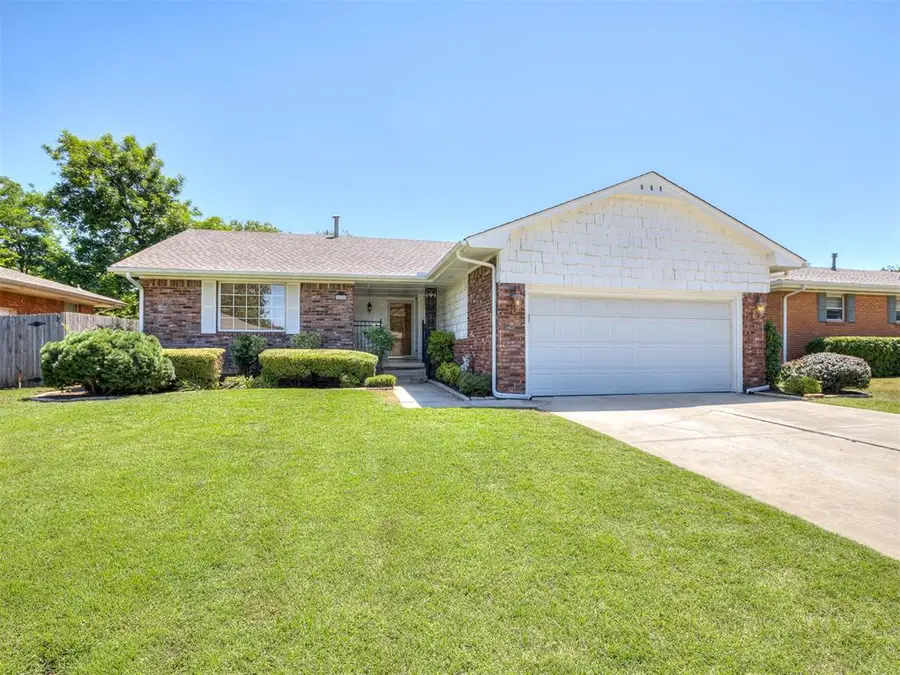 2724 Lakeside Drive, The Village, OK 73120 - #2
