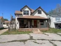 614 S 11th Street, Clinton, OK 73601