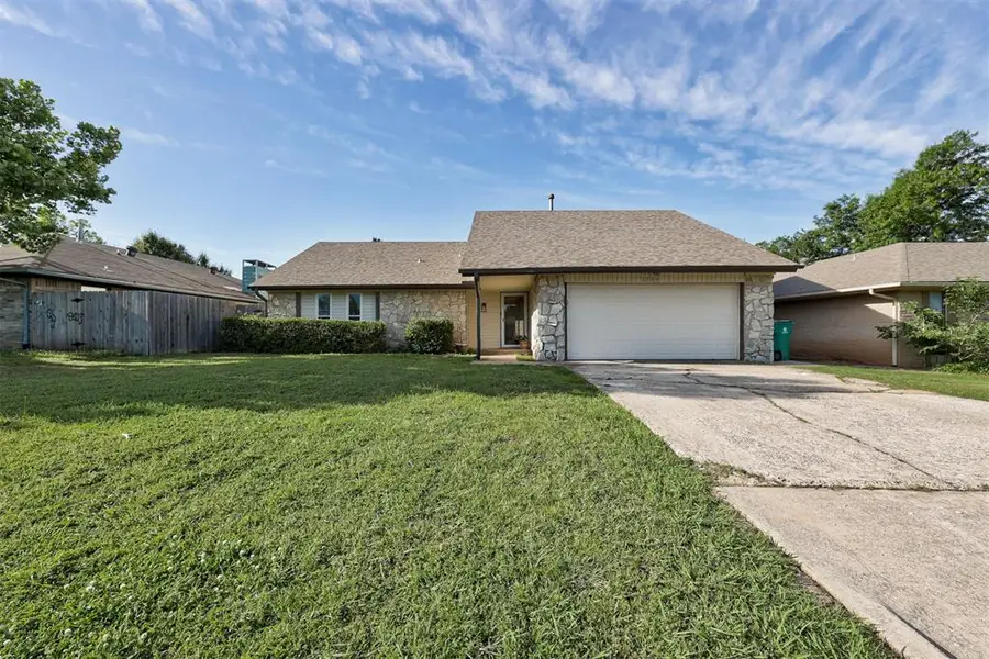 6704 Bear Canyon Drive, Oklahoma City, OK 73162 - #2