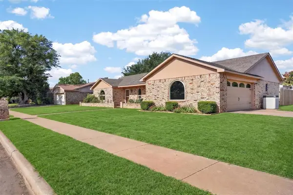 909 Canterbury Boulevard, Altus, OK 73521