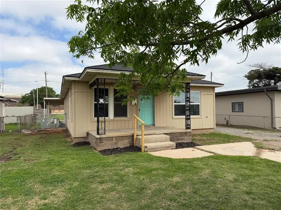 129 SE 1st Street, Moore, OK 73160 - #2