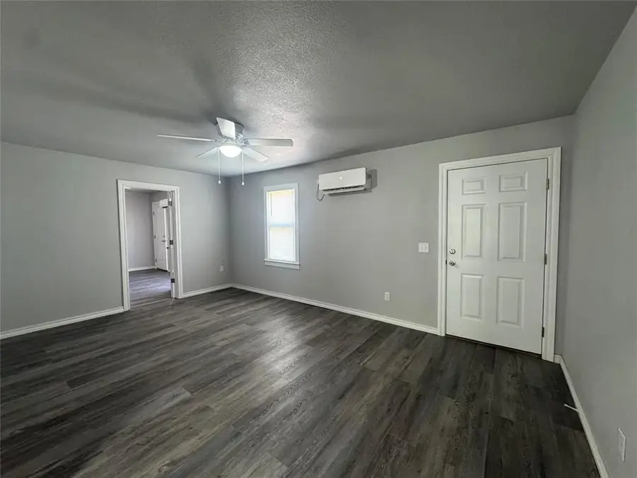 605 S 13th Street, Chickasha, OK 73018 - #3