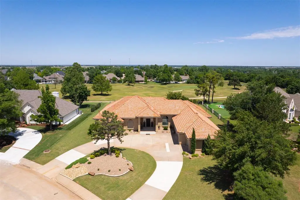 301 Carmel Valley Way, Edmond, OK 73025 - #1