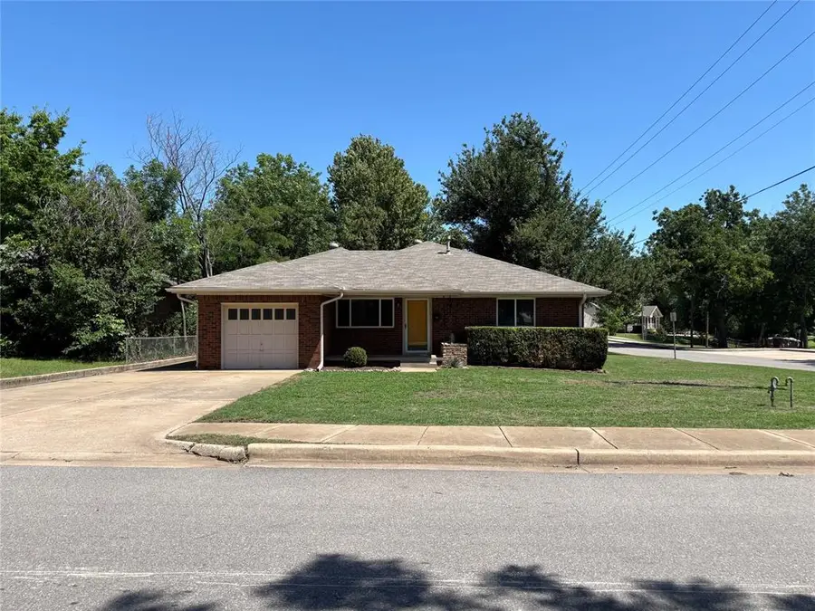 321 E Clegern Avenue, Edmond, OK 73034 - #3