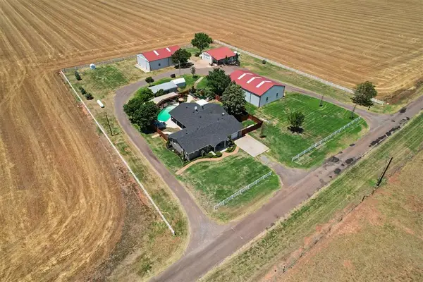 15785 N 1700 Road, Hollis, OK 73550