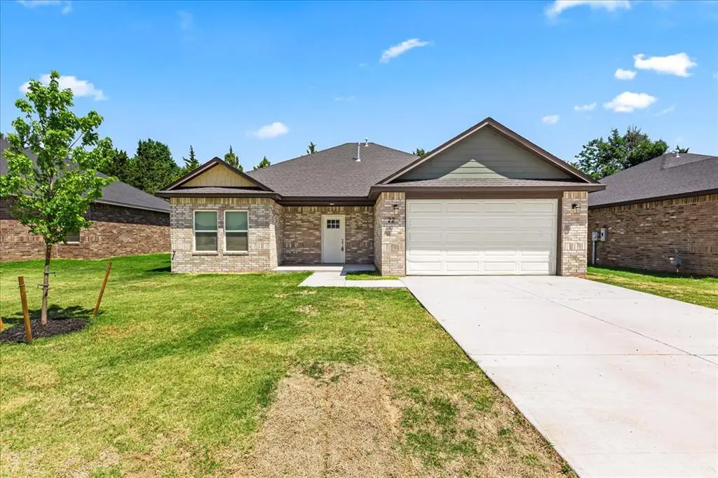 221 E Abbot Lane, Mustang, OK 73064 - #1