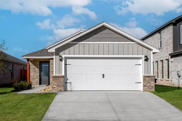12725 Carrara Lane, Yukon, OK 73099