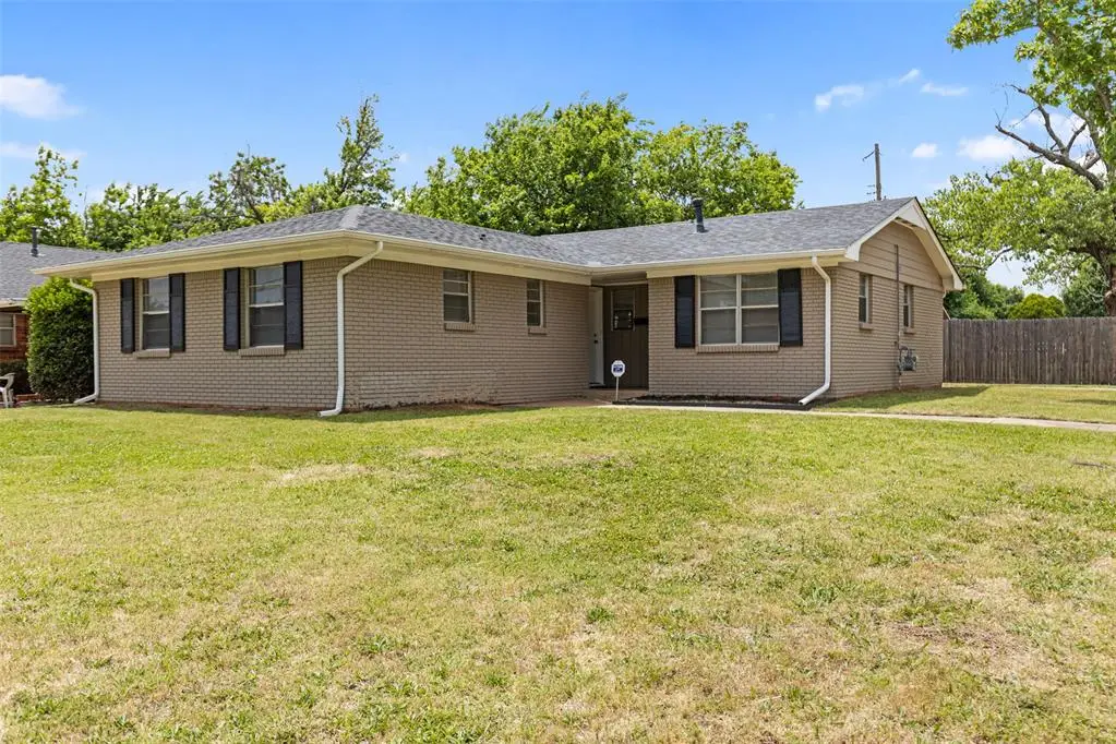8221 N Harvey Avenue, Oklahoma City, OK 73114 - #1