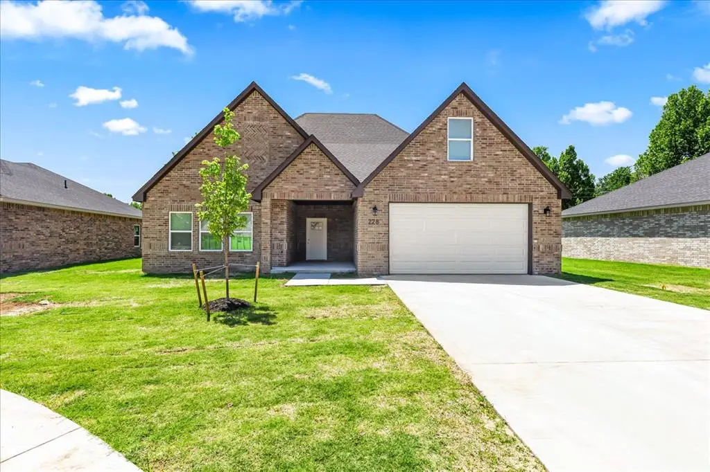 228 E Abbot Lane, Mustang, OK 73064 - #1