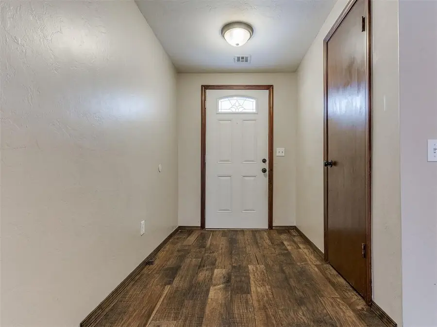 1000 NW 9th Street, Moore, OK 73160 - #2